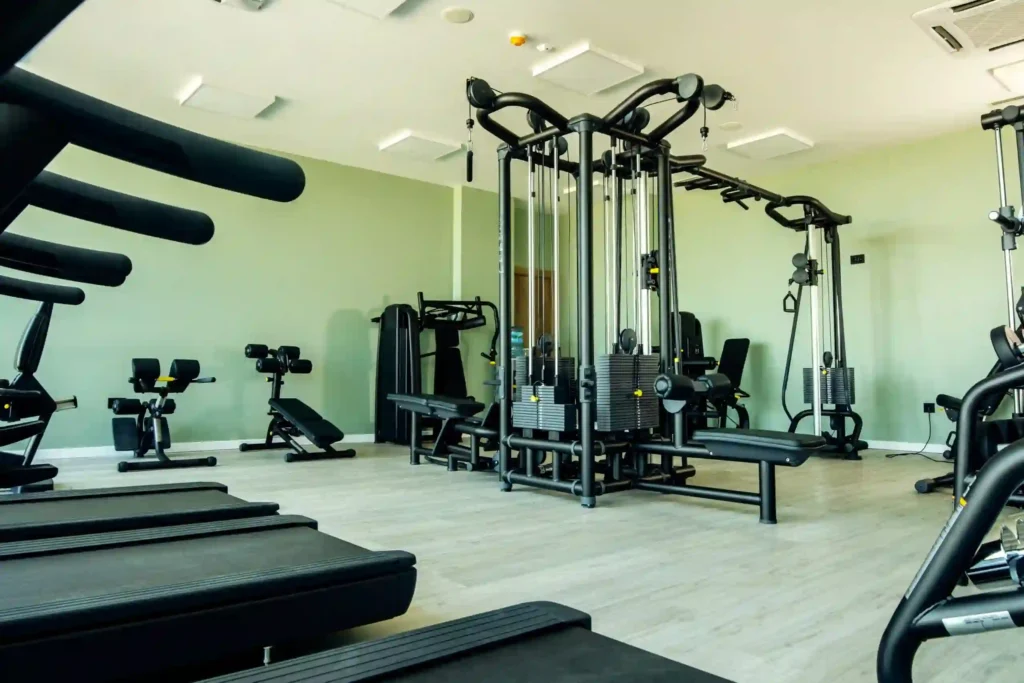 Gym Machines vs. Free Weights